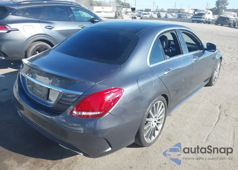 2015 Mercedes-Benz C 300 Sport z USA, uszkodzony, nr VIN 55SWF4JB6FU069381